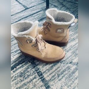 Sorel Women's Tan Lace-Up Faux Fur Winter Boots
